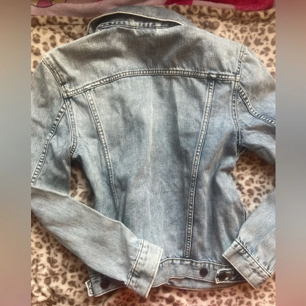 ☀️ GAP Denim Light Wash Jean Jacket Classic Trucker Style | Women’s Medium - Picture 8 of 14